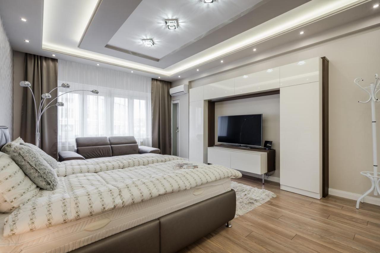 Bpr Ethereal Panoramic Suite With A/C & Balcony 부다페스트 외부 사진