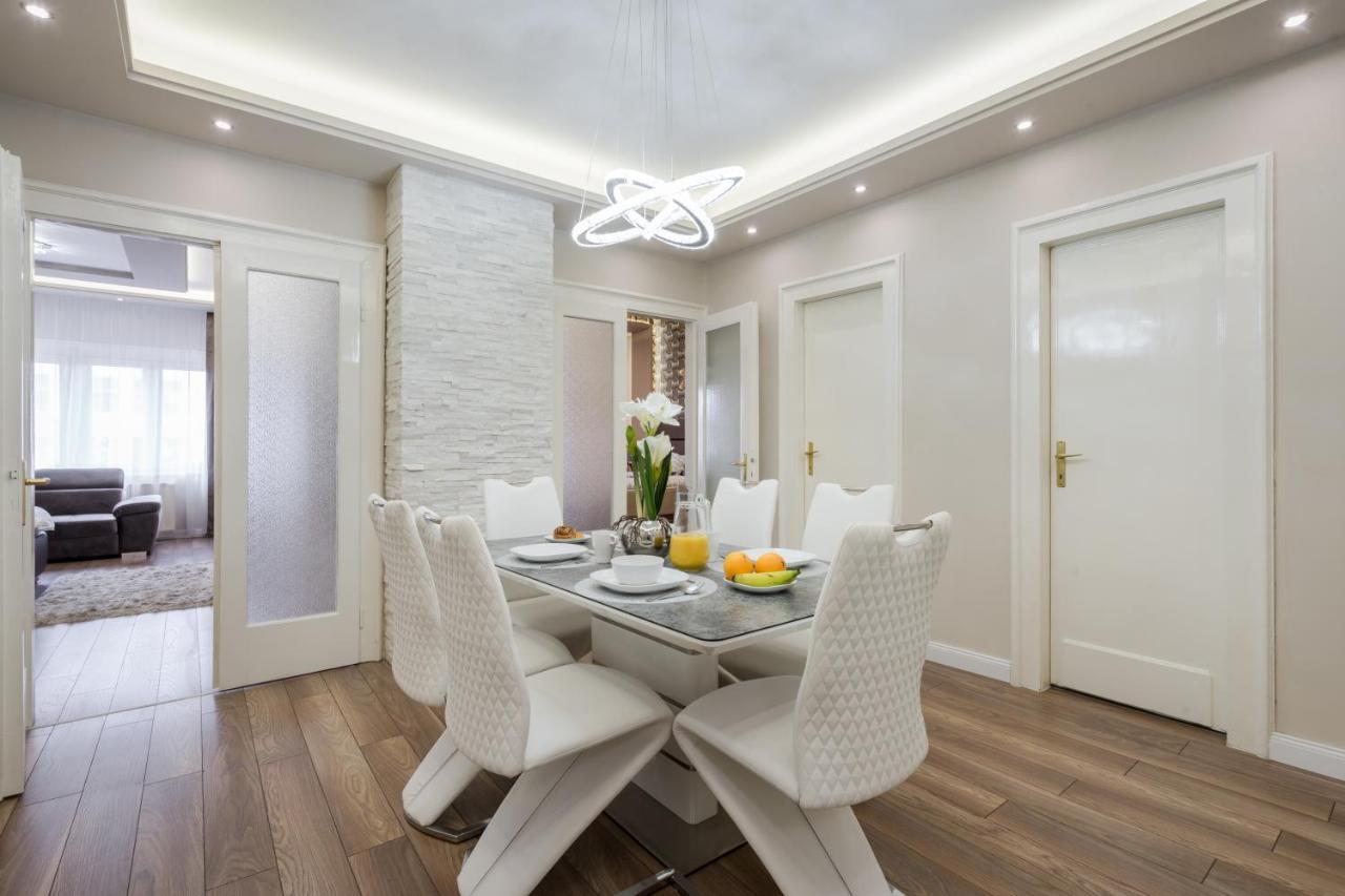 Bpr Ethereal Panoramic Suite With A/C & Balcony 부다페스트 외부 사진