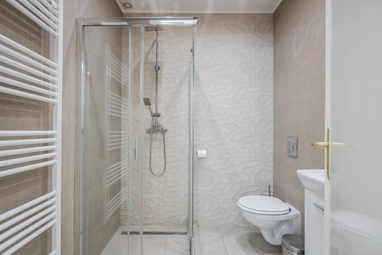 Bpr Ethereal Panoramic Suite With A/C & Balcony 부다페스트 외부 사진